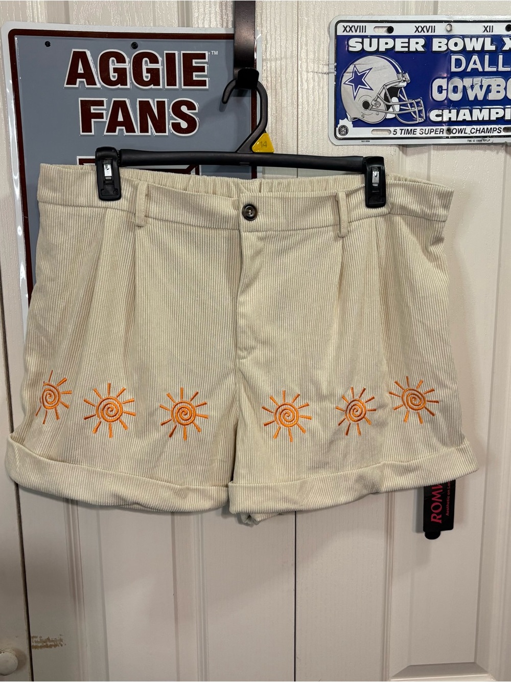 Romwe Beige Corduroy Sun Embroidered Women's Shorts